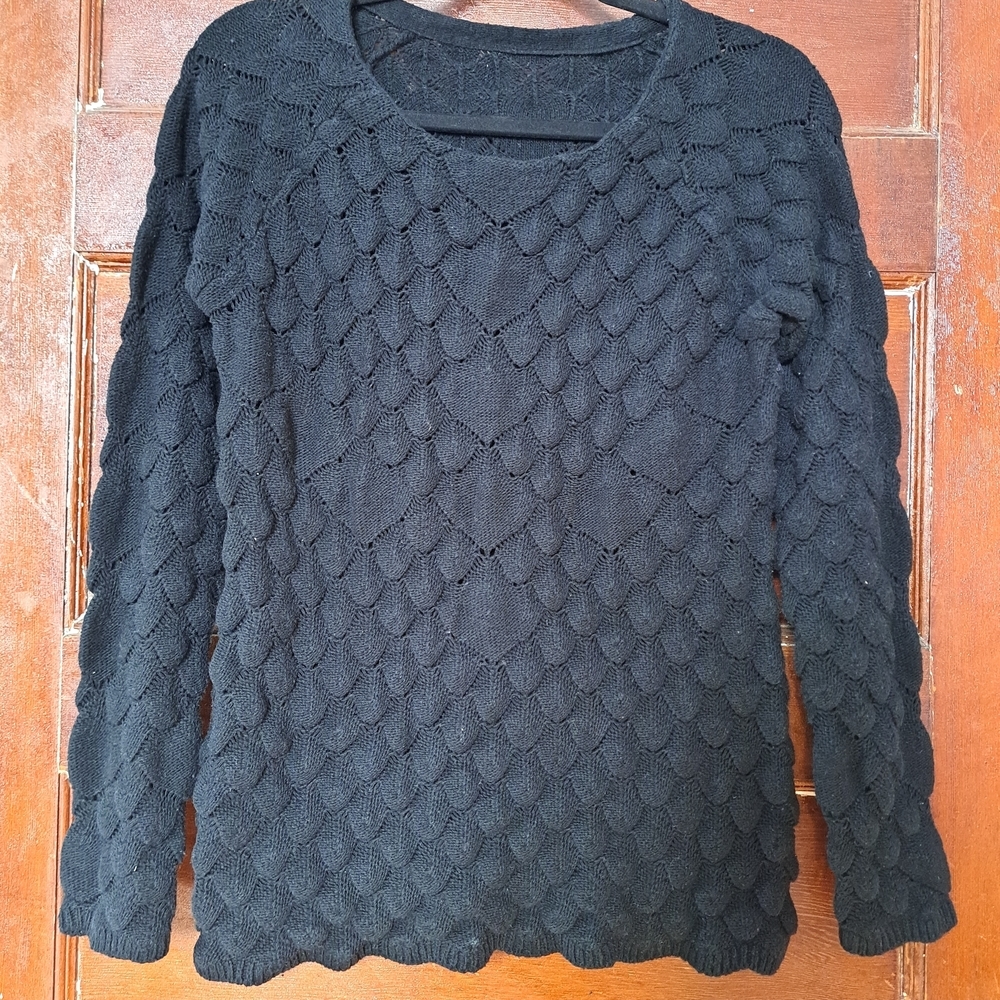 Black Textured Knit Sweater – V-Neck - S/M - Picture 6 of 10